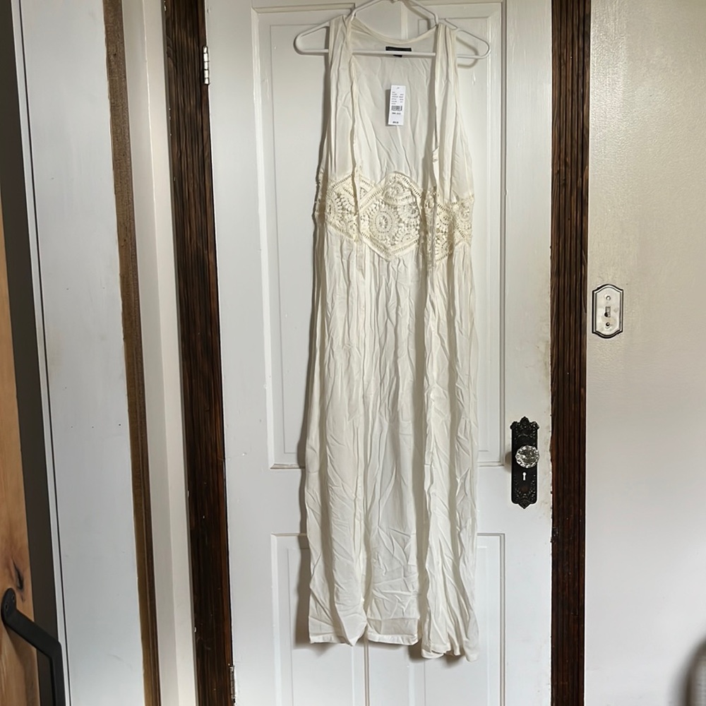 NWT beautiful white/cream duster size small